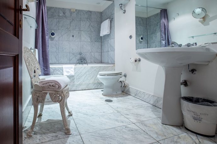 Hotel City Palazzo dei Cardinali — Bathroom