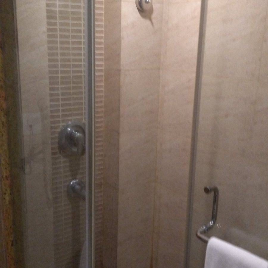 Hotel City Park — Bathroom