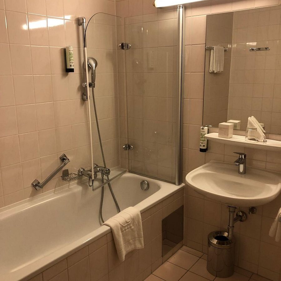 Hotel City Residence — Bathroom
