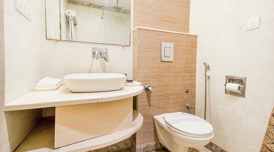 Hotel City Star — Bathroom
