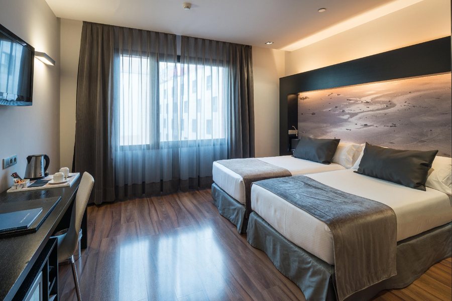 Hotel Ciutat de Barcelona Barcelona Catalonia — Guest room