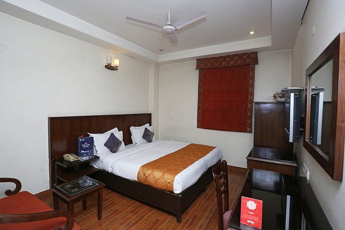 Hotel Clark International — Guest room