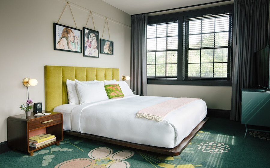 Hotel Clermont — Guest room