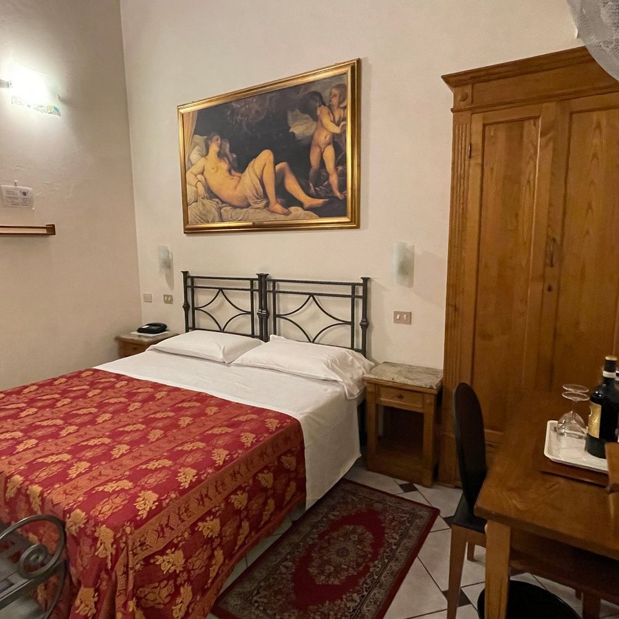 Hotel Collodi — Guest room