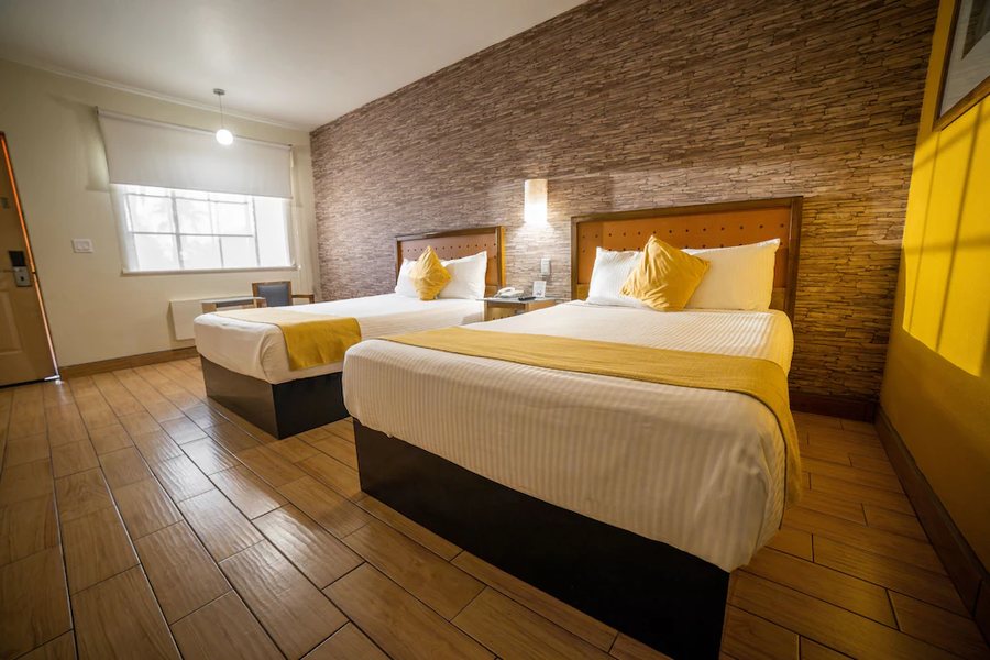 Hotel Colonial Mexicali — Guest room