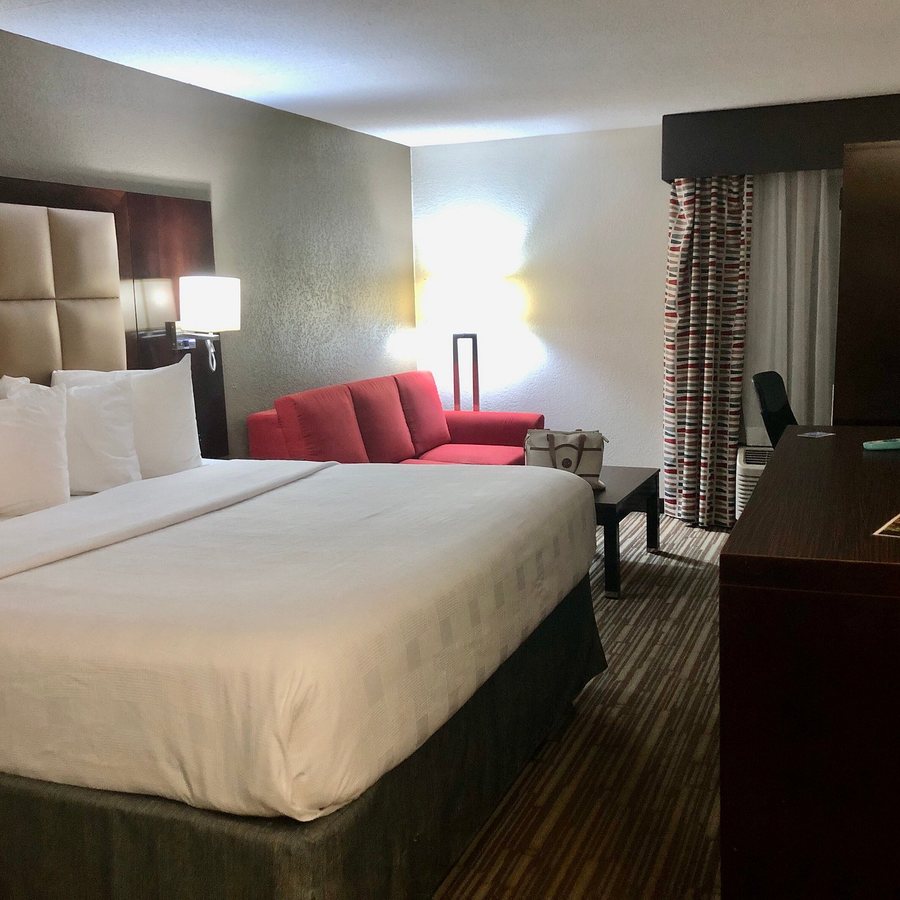 Hotel Concord Syracuse Ascend Hotel Collection — Guest room