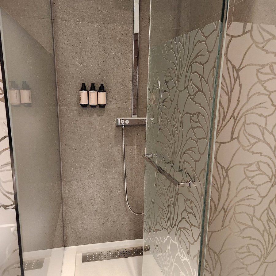 Hotel Condes De Barcelona Barcelona Catalonia — Bathroom