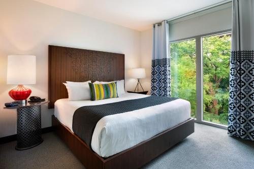Hotel Contessa Suites on the Riverwalk San Antonio Texas — Guest room