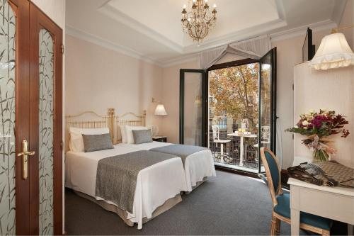 Hotel Continental Barcelona Barcelona Catalonia — Guest room