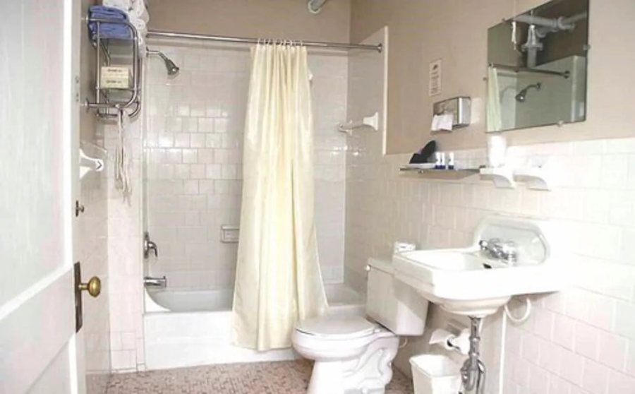 Hotel Coolidge — Bathroom