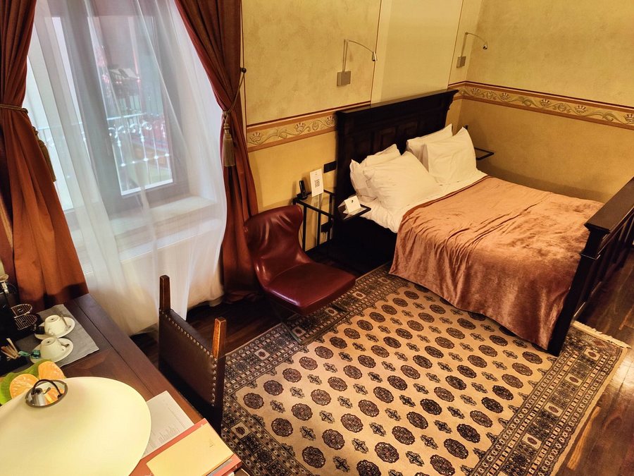 Hotel Copernicus — Guest room
