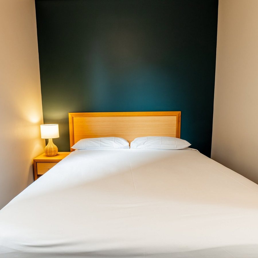 Hotel Coronation — Guest room