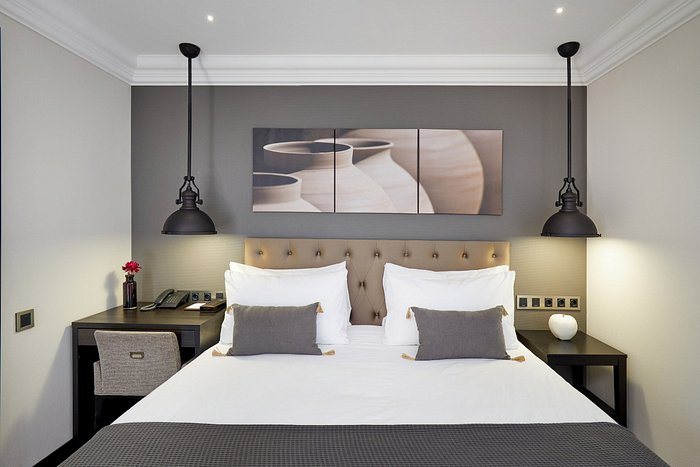 Hotel Cortes Rambla Barcelona Catalonia — Guest room