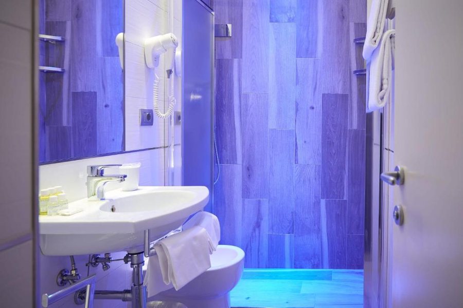 Hotel Cosimo de Medici — Bathroom