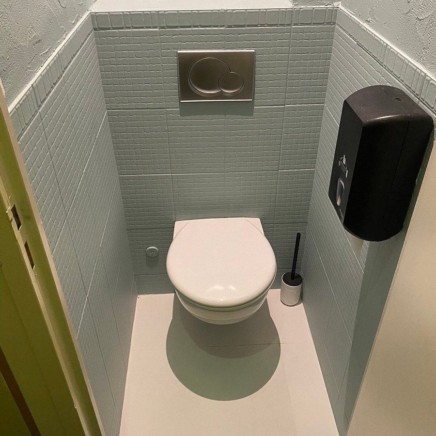 Hotel Cosmopolitain — Bathroom