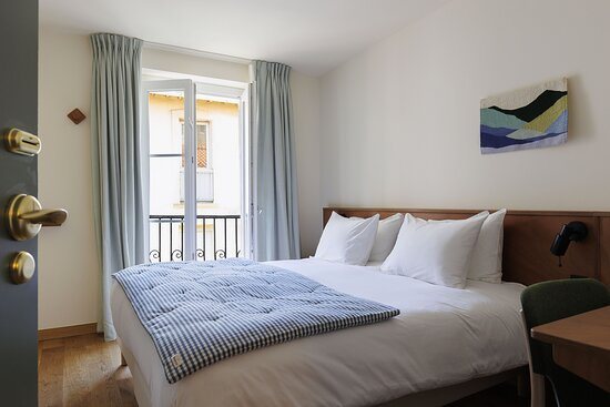 Hotel Cosmopolitain — Guest room