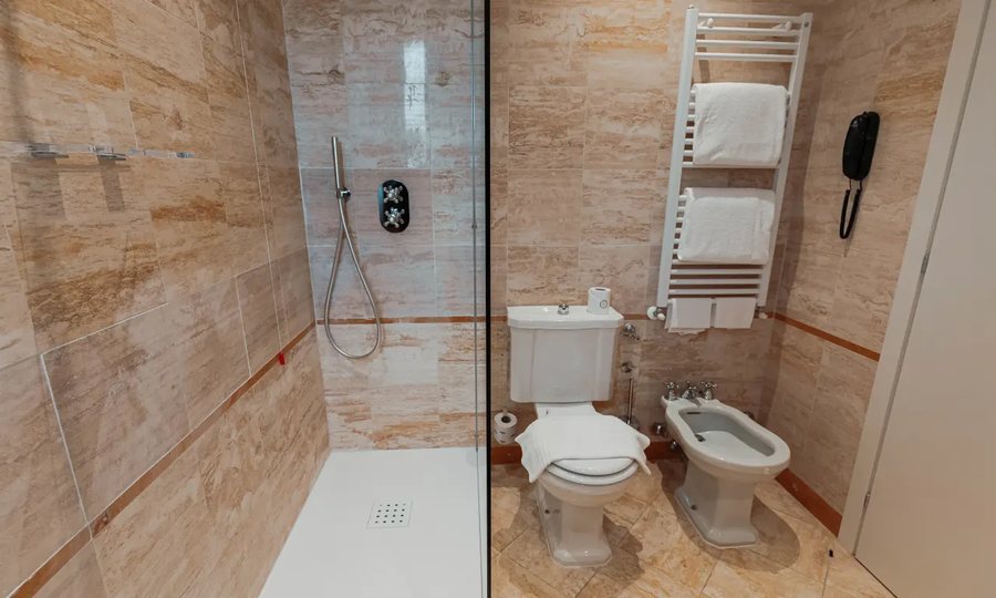 Hotel Croce di Malta — Bathroom