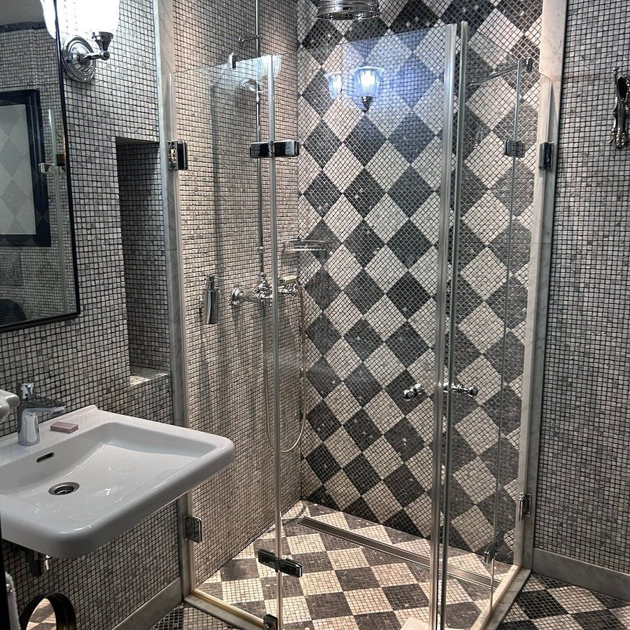 Hotel de JoBo — Bathroom