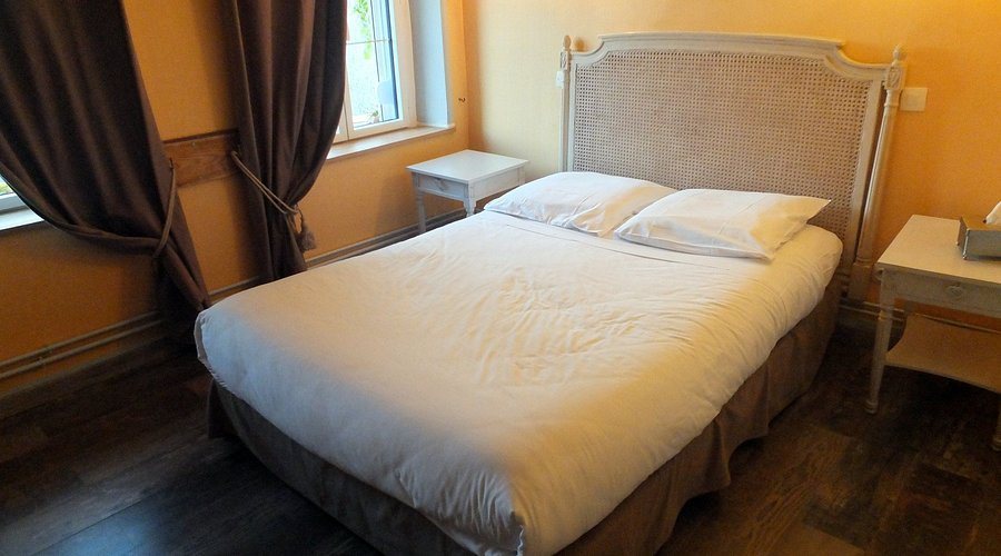 Hotel de la Loire — Guest room