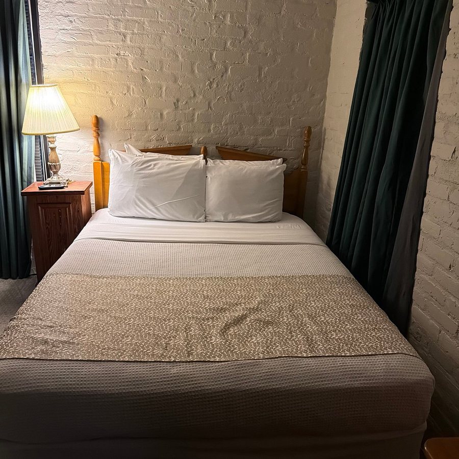 Hotel de la Monnaie — Guest room