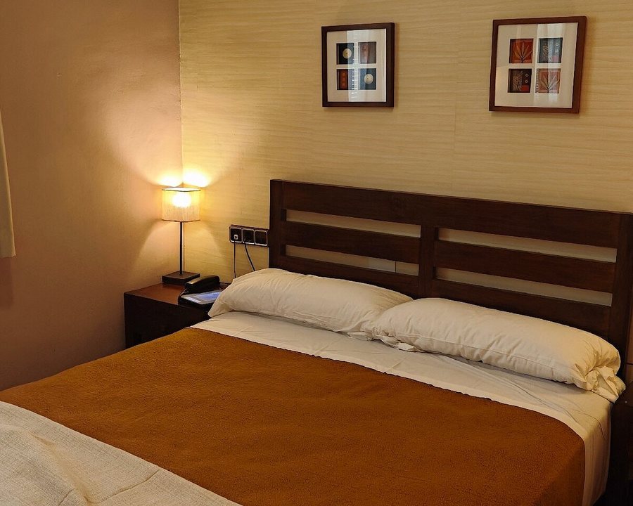 Hotel De Montana Rubielos — Guest room