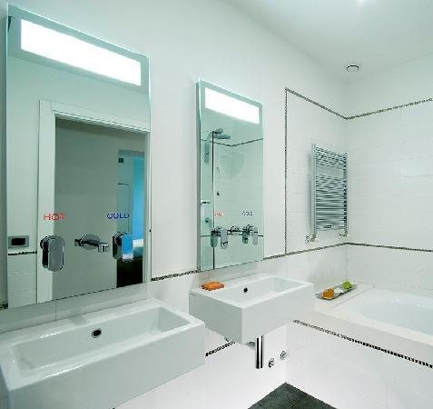 Hotel de Rome — Bathroom