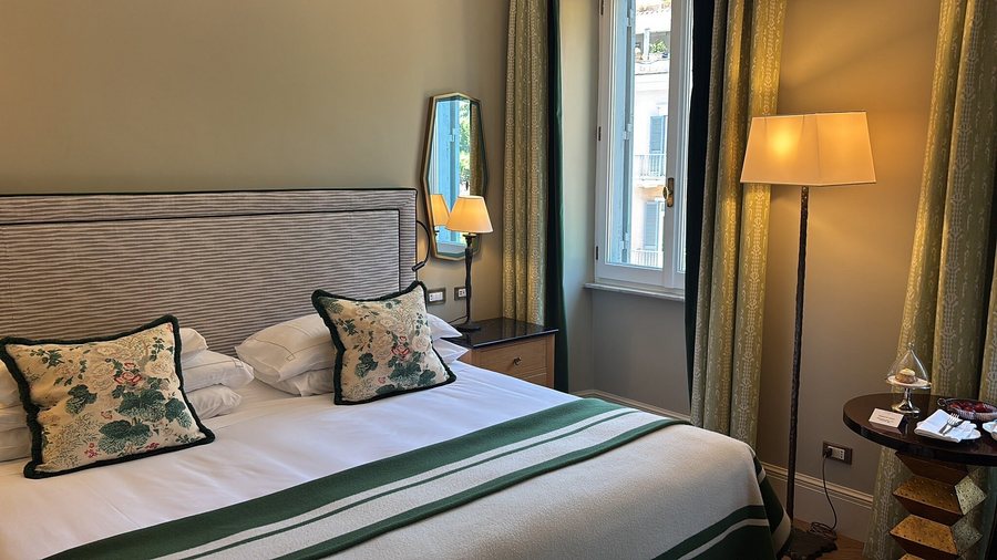 Hotel de Russie — Guest room