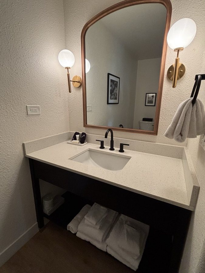 Hotel Dega — Bathroom
