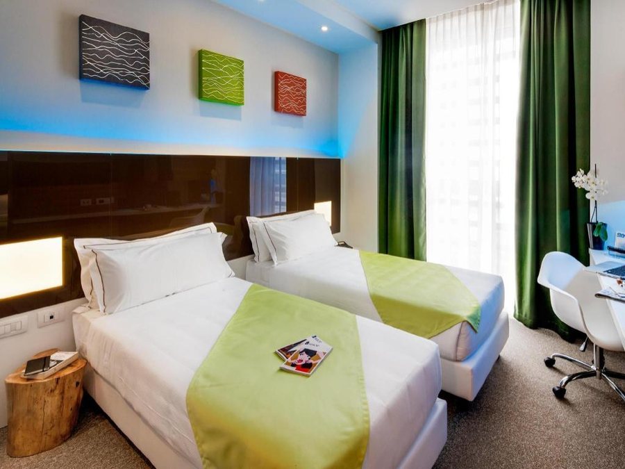 Hotel degli Arcimboldi — Guest room