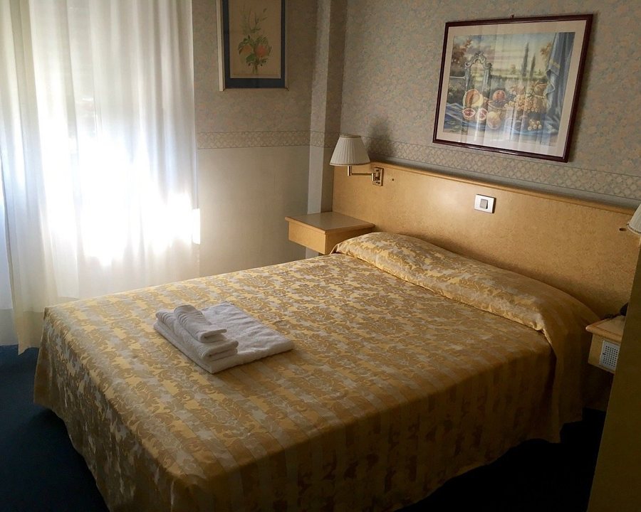 Hotel dei Fiori — Guest room