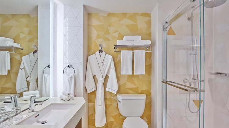 Hotel Del Sol — Bathroom
