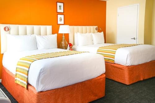 Hotel Del Sol — Guest room