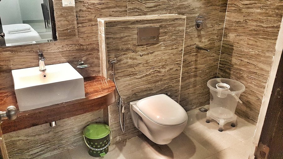 Hotel Delhi Aerocity — Bathroom