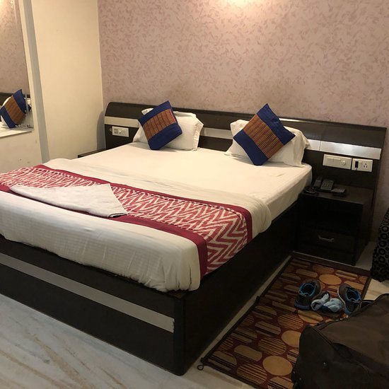 Hotel Delhi Aerocity — Guest room