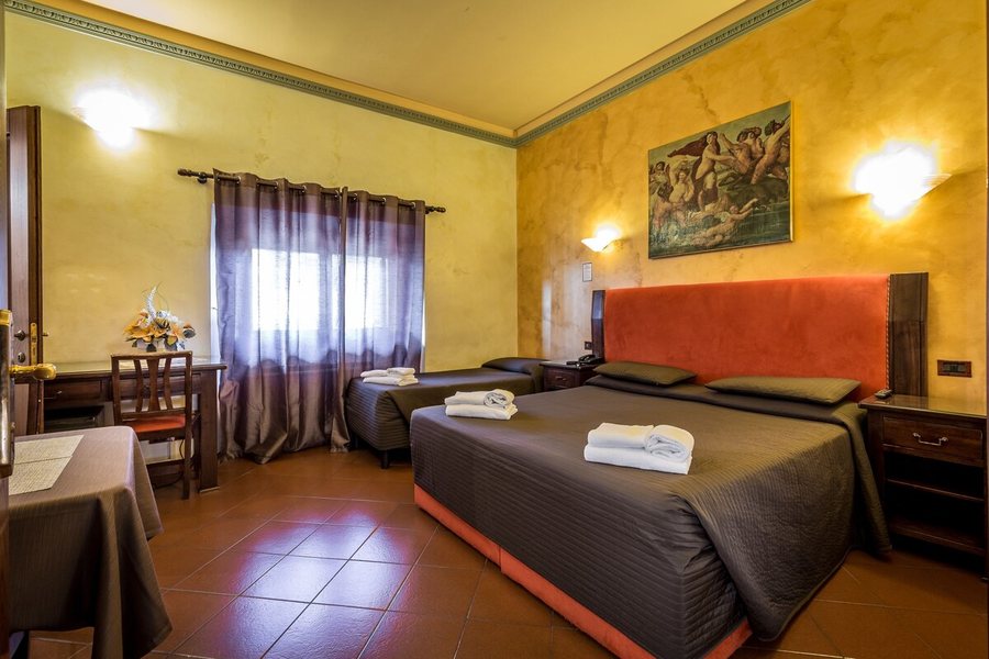 Hotel Delle Tele — Guest room