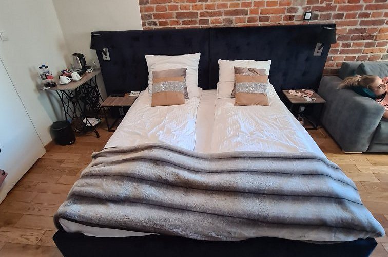 Hotel Delta — Guest room