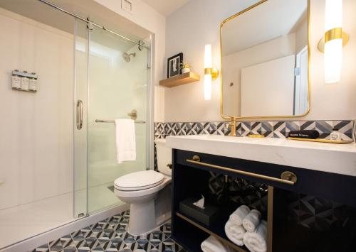 Hotel Denim — Bathroom