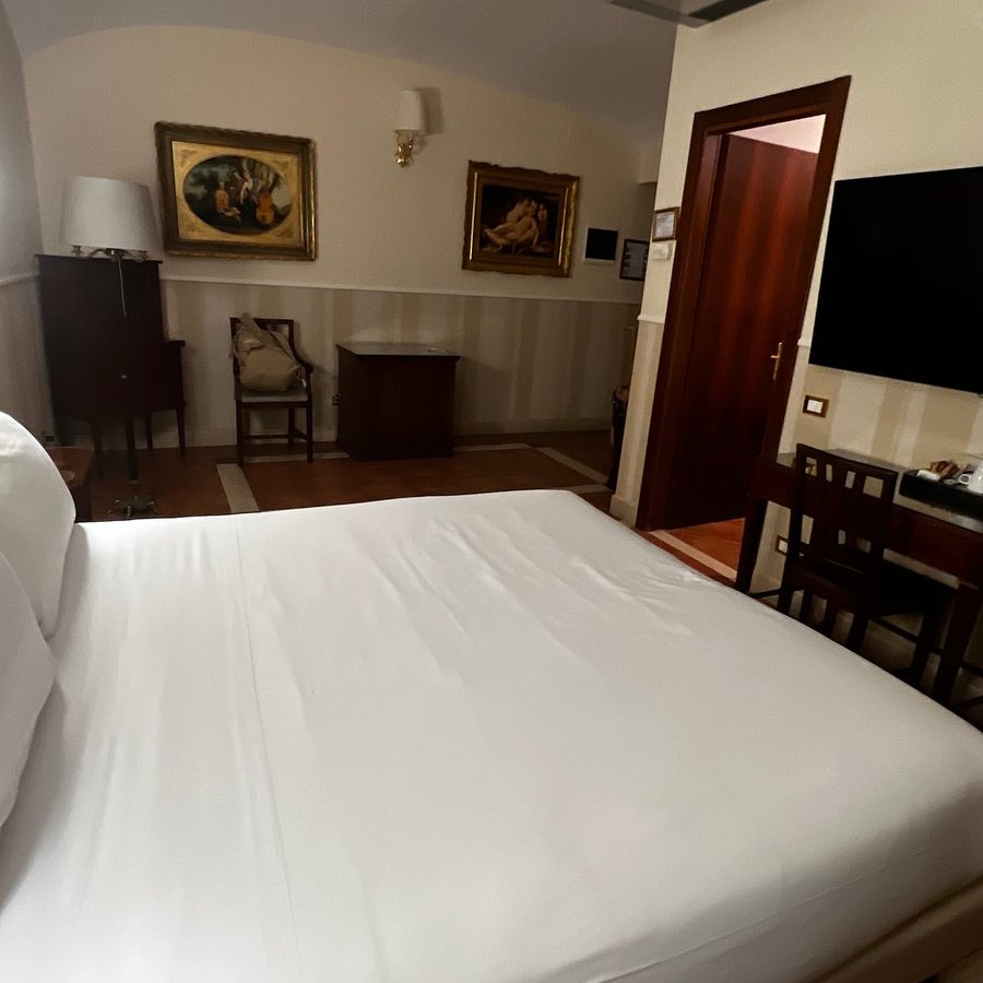 Hotel Des Artistes Roma — Guest room