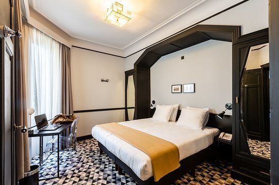 Hotel des Colonies — Guest room