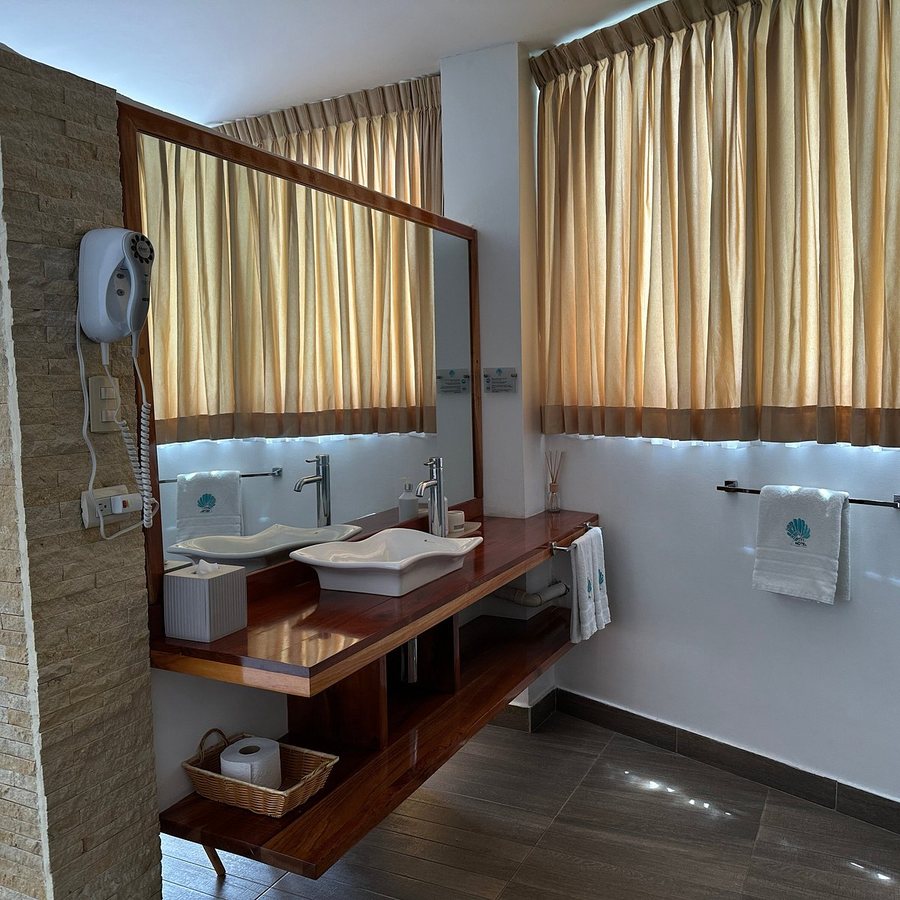 Hotel Descanso Del Guia — Bathroom