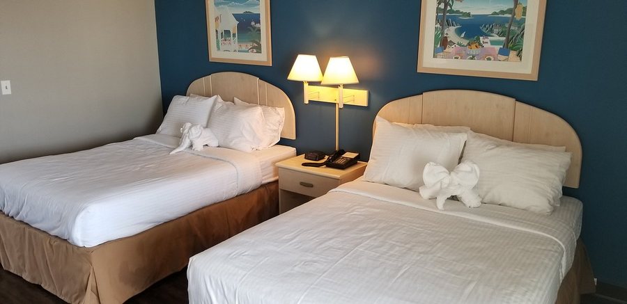 Hotel Dewey — Guest room