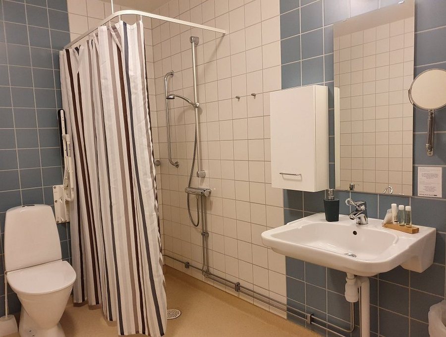 Hotel Dialog — Bathroom