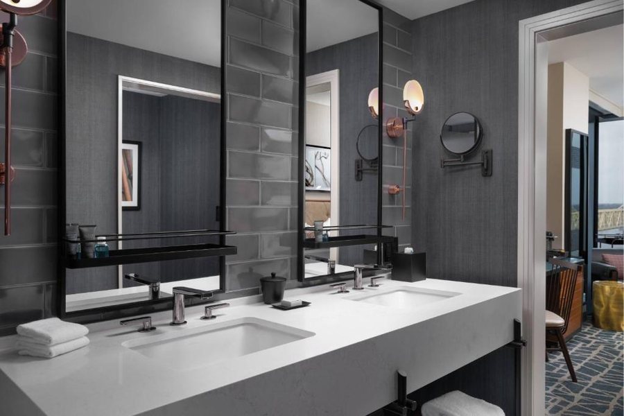 Hotel Distil Autograph Collection — Bathroom
