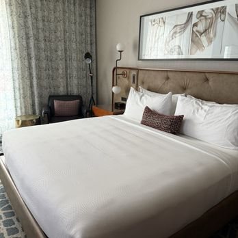 Hotel Distil Autograph Collection — Guest room