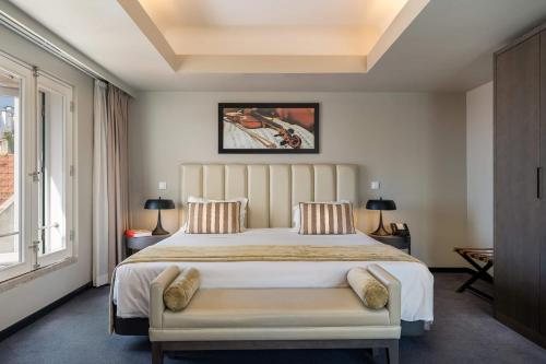 Hotel do Chiado — Guest room