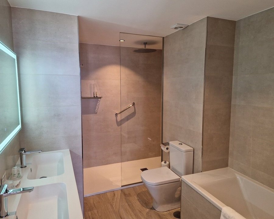 Hotel Do Porto — Bathroom
