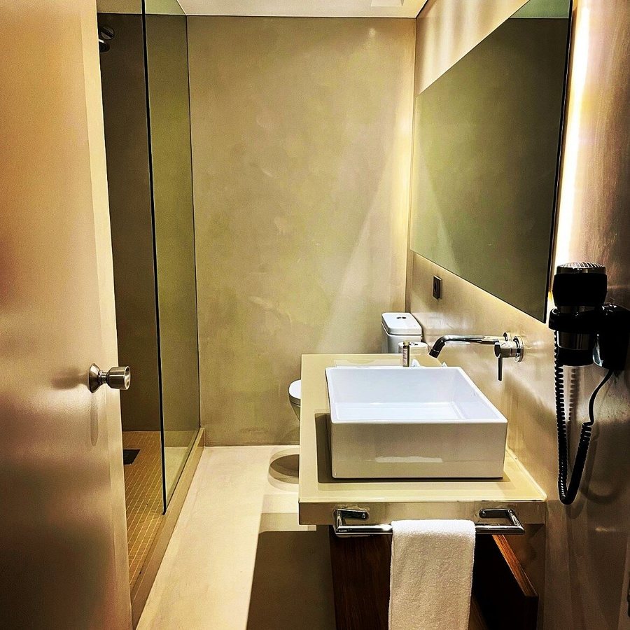 Hotel Dom Henrique Downtown — Bathroom