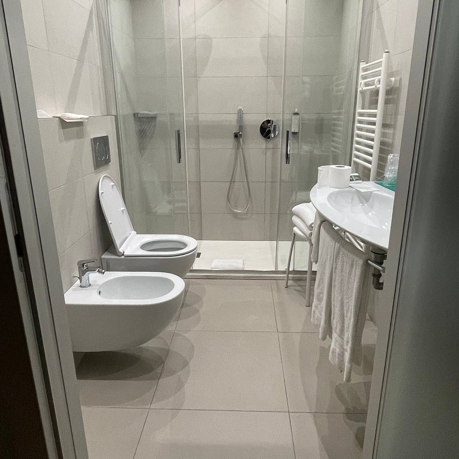 Hotel Domenichino — Bathroom