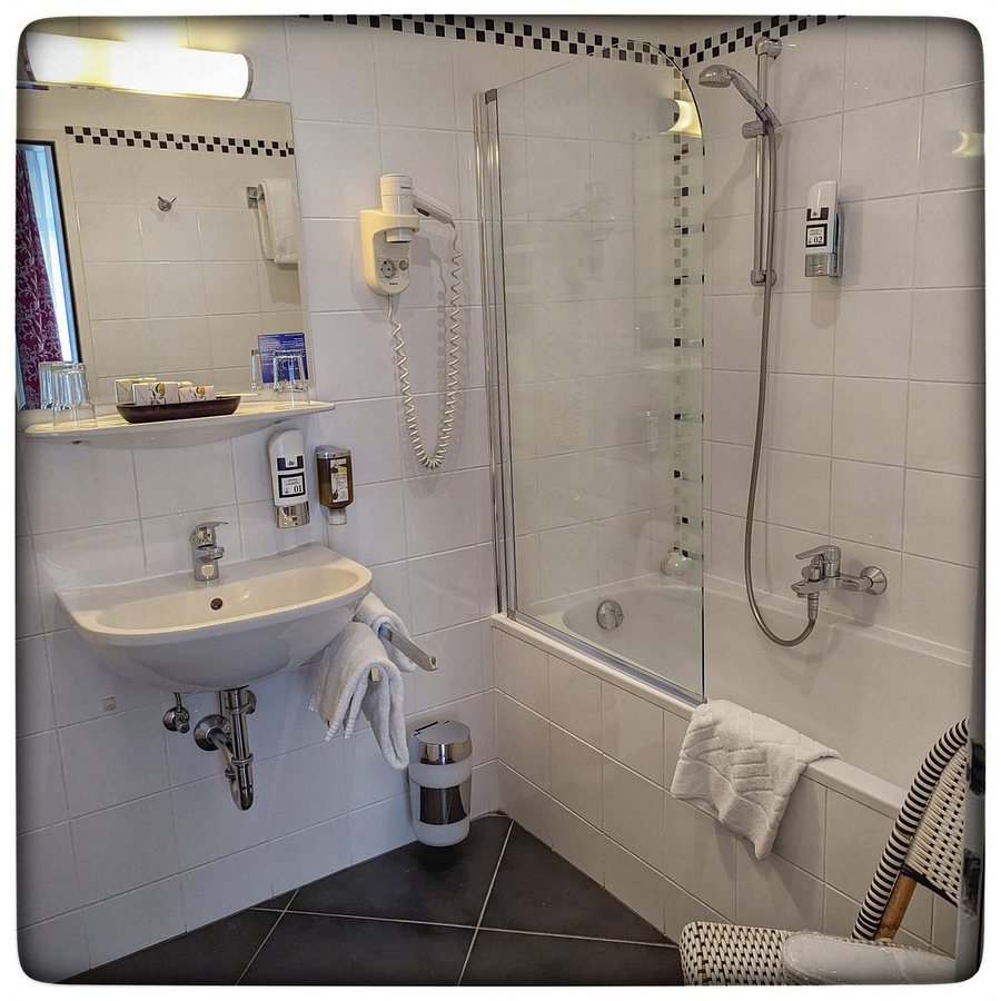Hotel Domizil — Bathroom