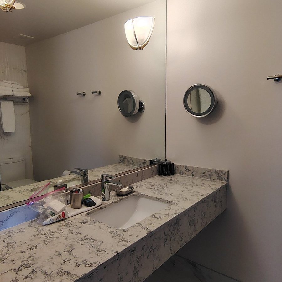 Hotel Donaldson — Bathroom